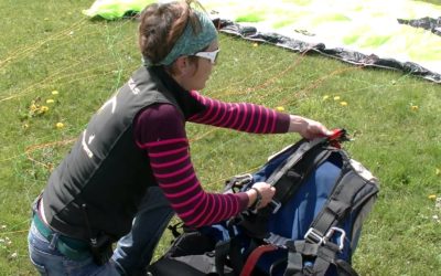 Le montage des élévateurs parapente sur la sellette