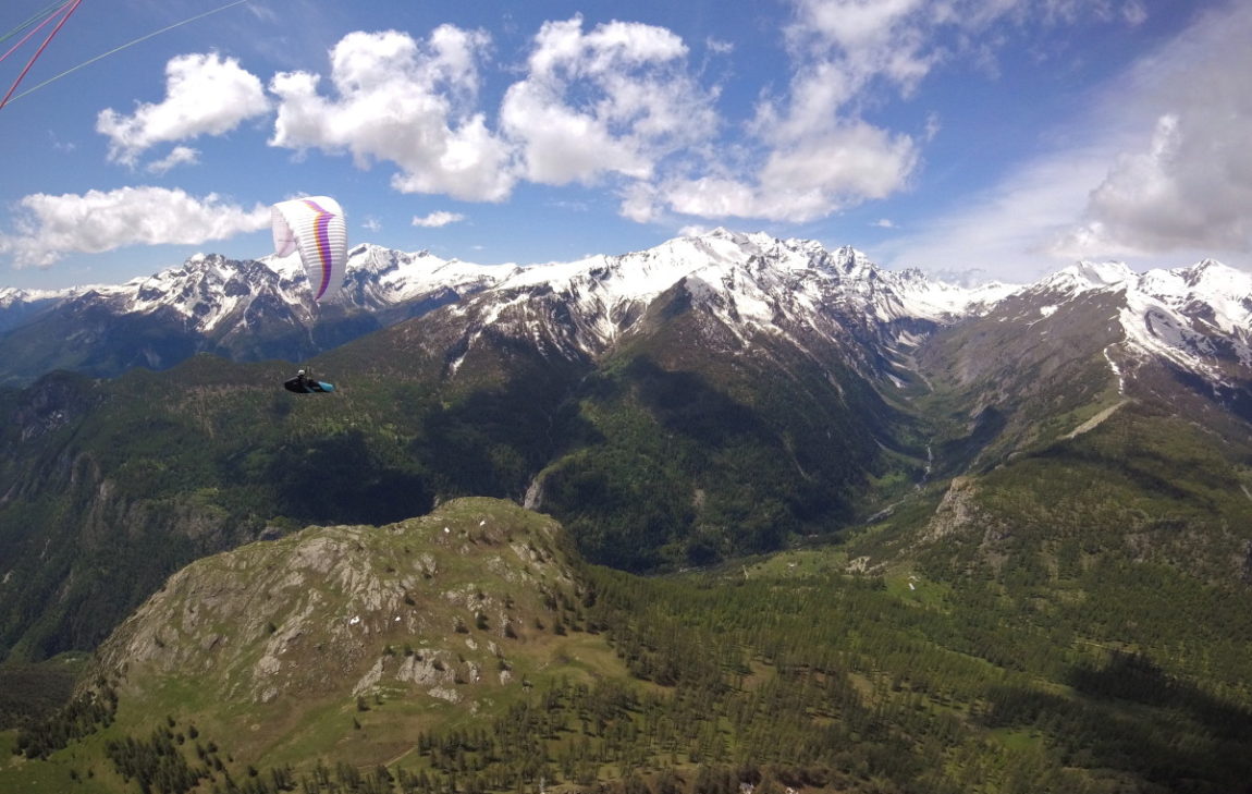 Au dessus des Ecrins / Photo Loic Lefevre