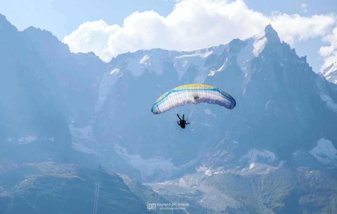 Titouan Merle, un jeune pilote acro qui rêve de vivre du parapente