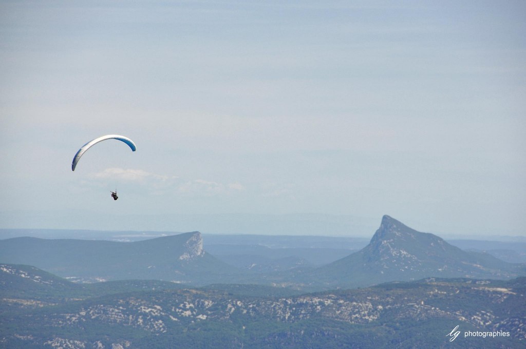 Vol parapente au dessus du Pic Saint Loup (34)