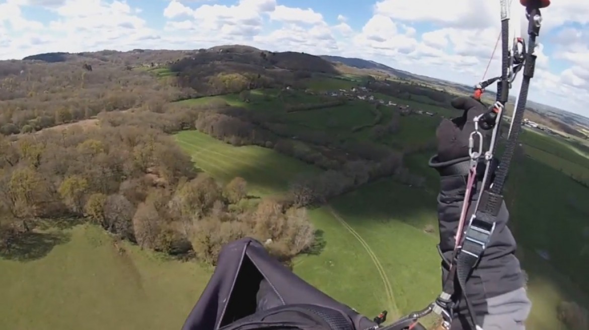 Vol kamikaze de Régis Fouret avec un premier thermique à 60 m/sol