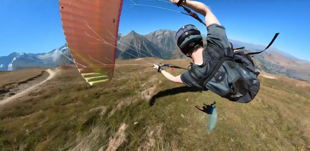 Vidéo du rassemblement “Speedflying World Meet” aux 2 Alpes