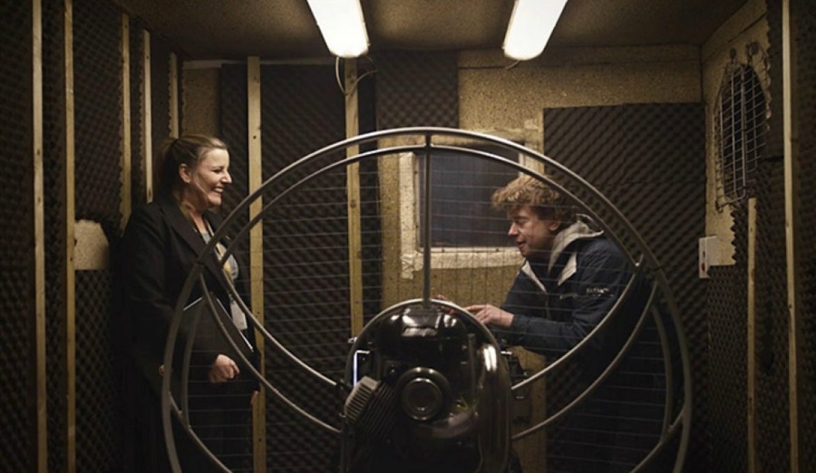 Un paramoteur Parajet pour la promotion des services UPS