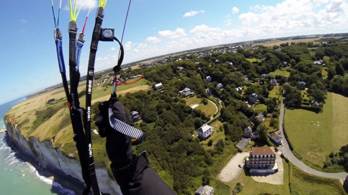 Ballade en parapente au pays des hautes falaises (Fécamp)