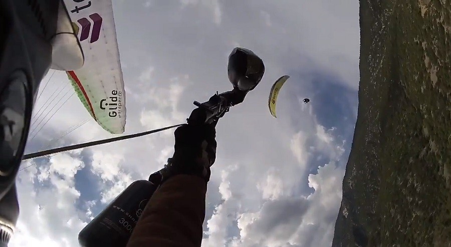 Don’t try this at home : bataille paint ball en plein vol!