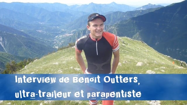 Benoit Outters, vainqueur d’un trail, redescend en parapente