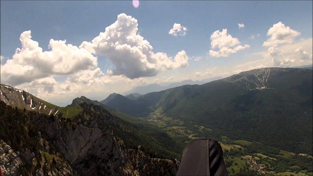 Cross parapente dans le massif des Bauges avec Simon Moulin (73)