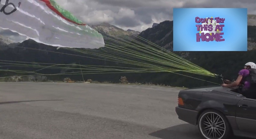 Gonfler, décoller et atterrir d’une voiture en marche!