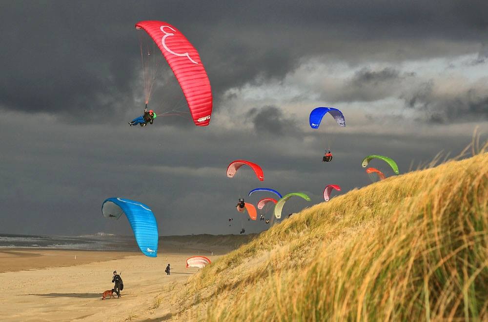 J’ai appris à voler dans le vent fort à Strand Wijk aan Zee (Hollande)