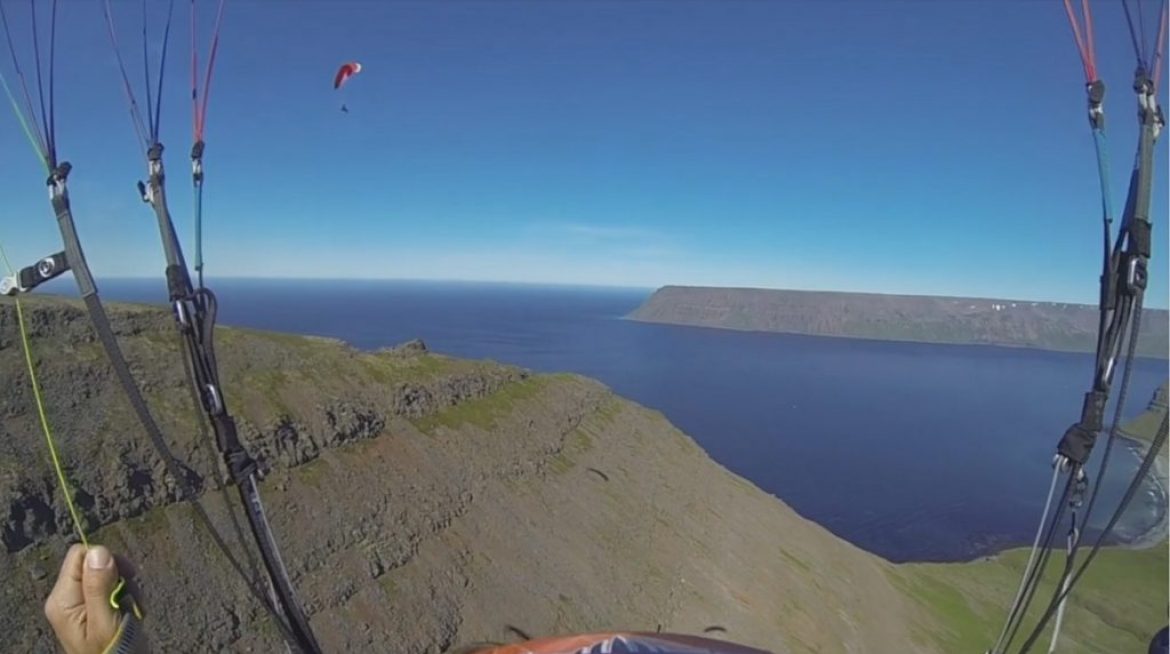 Hike and Fly dans le Westfjord en Islande avec Fabien