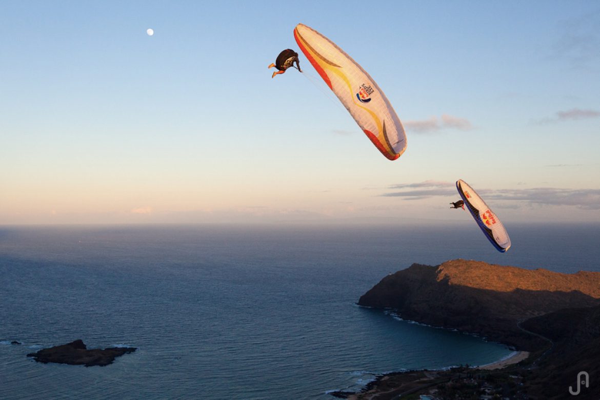 Jorge Atramiz, un photographe hawaïen spécialiste du parapente