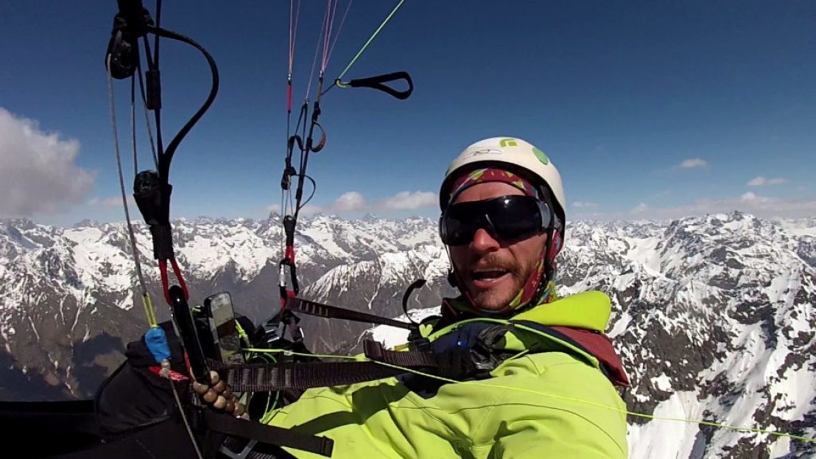 Cross parapente de 224 km au départ de Saint André par Karlis (04)