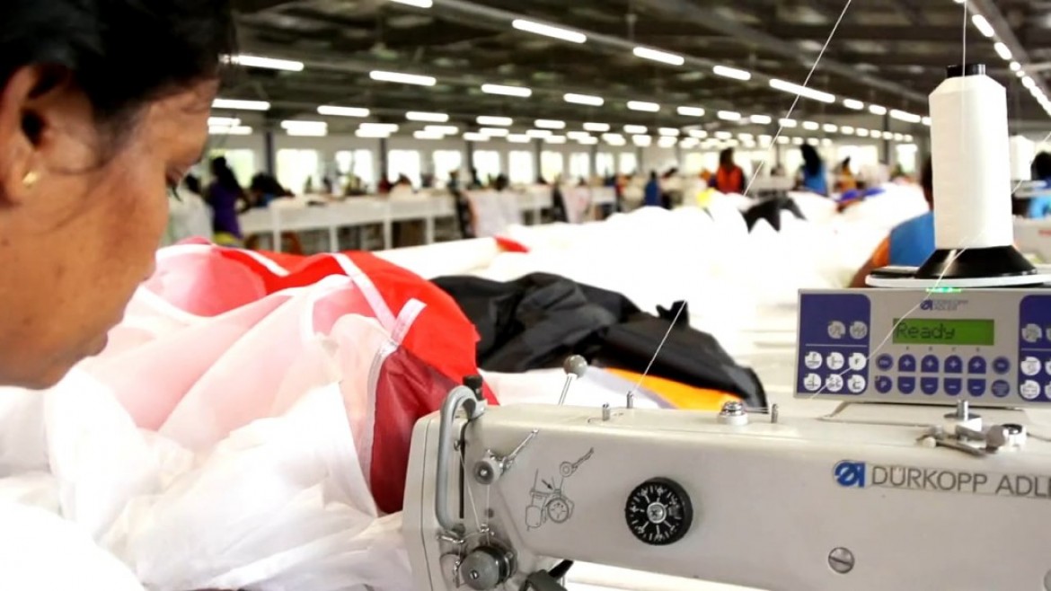 La fabrication d’un parapente par Aero Dynamics (Sri Lanka)