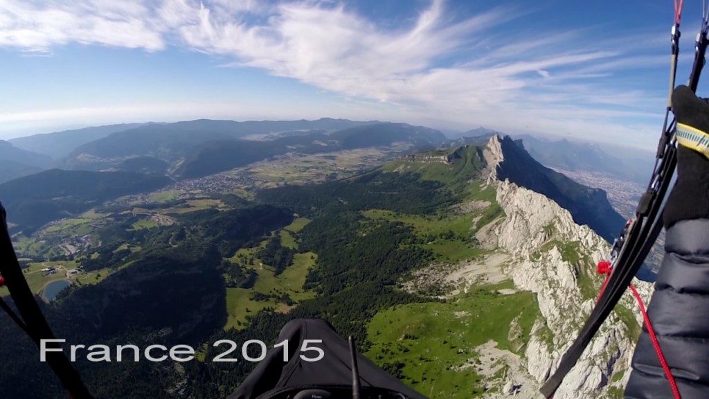 La vidéo “carte postale des Alpes en parapente”
