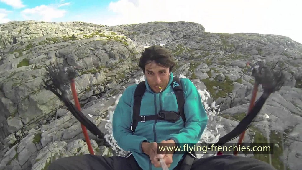 L’homme catapulte des Flying Frenchies (base jump) #2