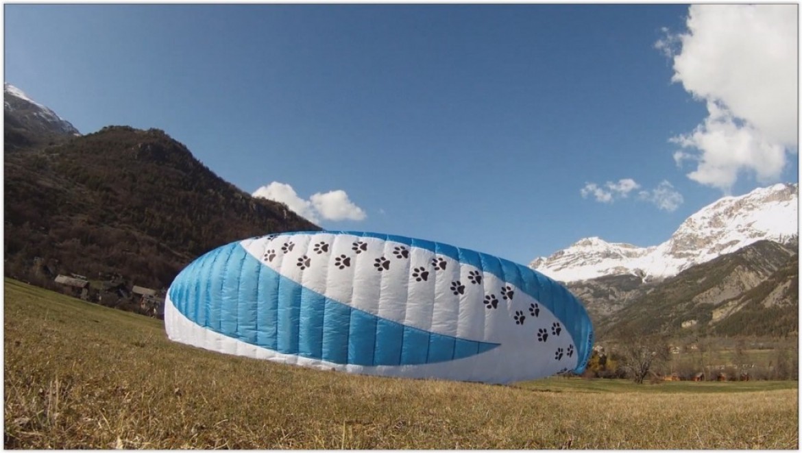 1er vol de Thierry avec sa mono surface fabriquée par lui-même