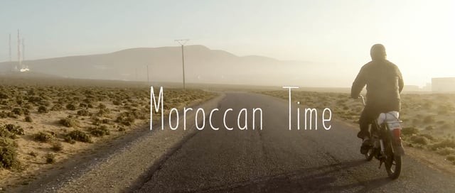 “Moroccan Time”, jeux sur les dunes d’Aglou Beach (Maroc)