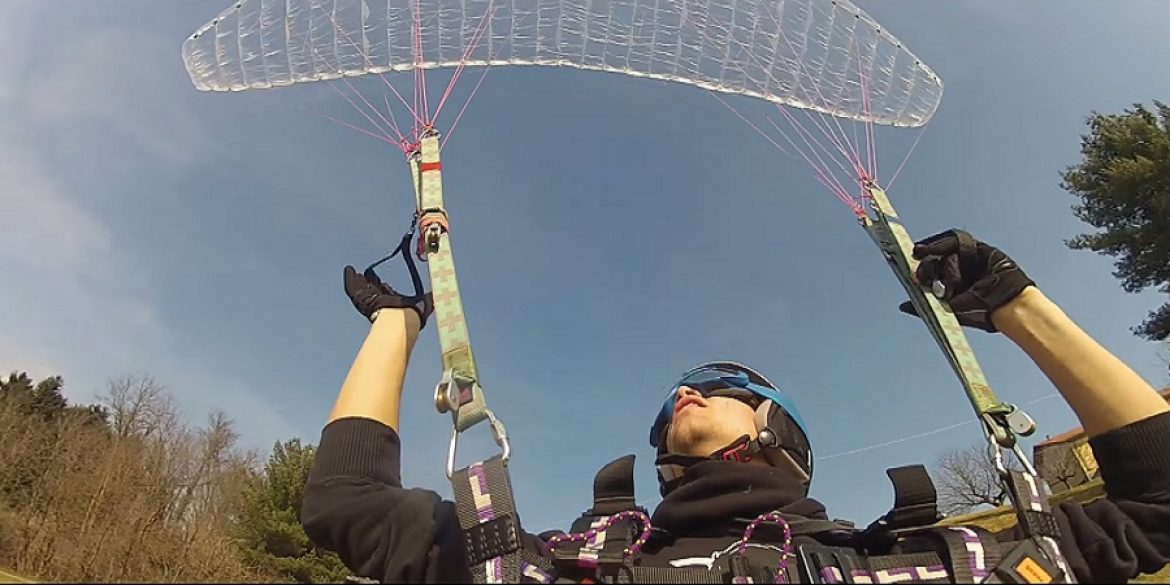 Une aile mono surface entièrement fabriquée en plastique