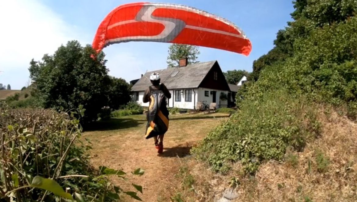 Le rêve de tout pilote de vol libre : décoller de son jardin et y atterrir !