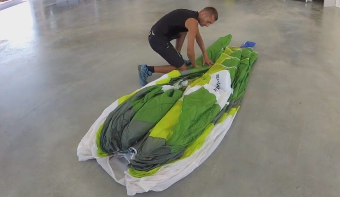 La technique de pliage du parapente préconisée par fabricants et ateliers