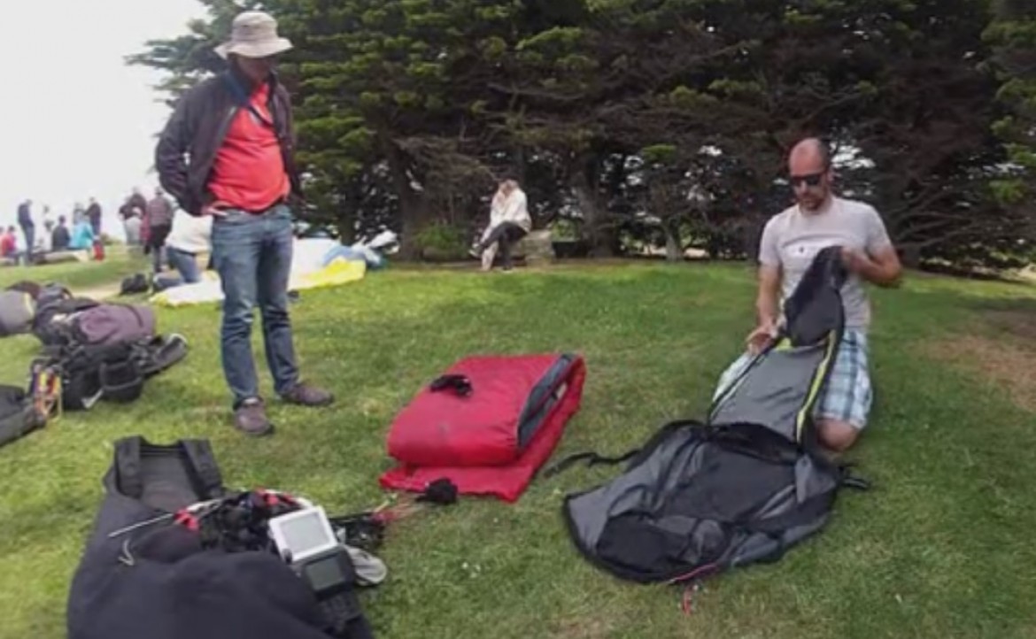 Méthode de pliage du sac de portage de parapente