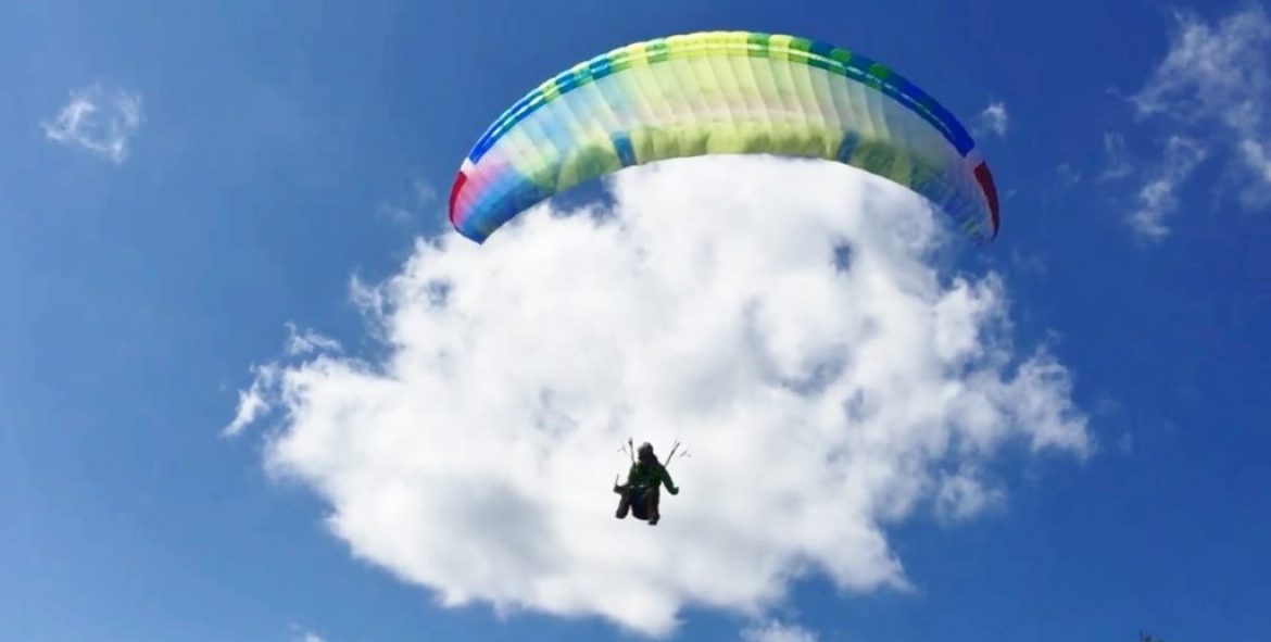 La technique du pumping en parapente pour réduire le risque de décrochage en PA