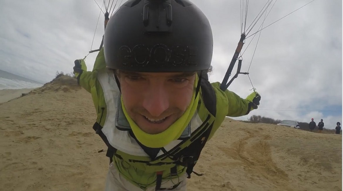 Soaring de Julien un jour venté sur le site Wellfleet (USA)