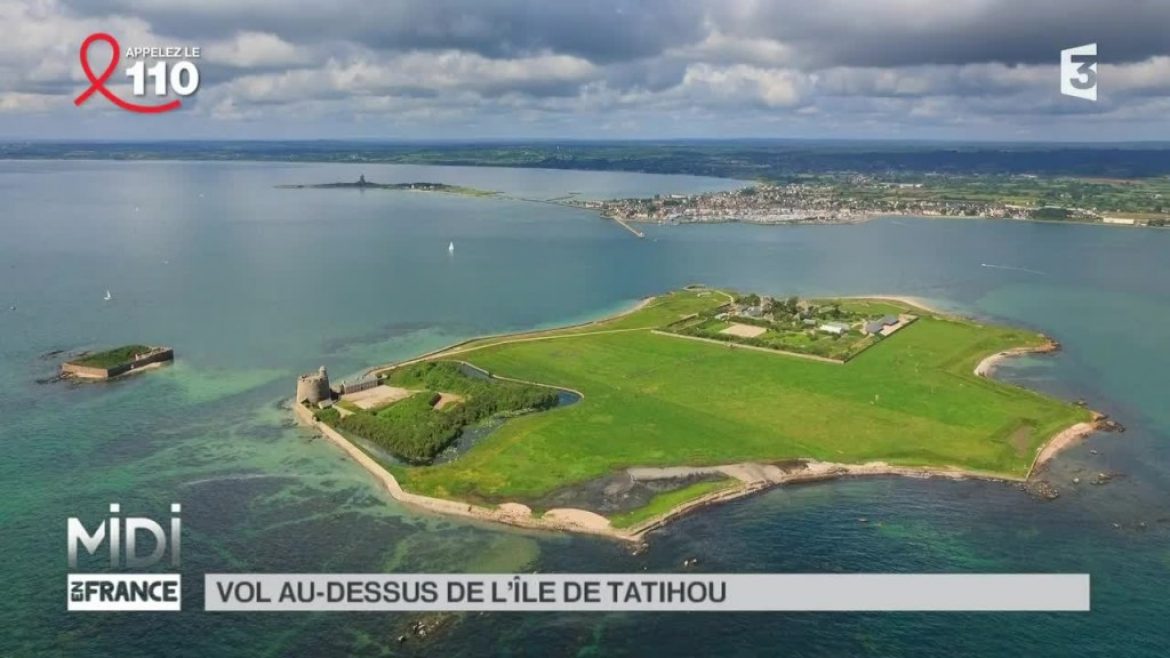 Survol de l’île de Tatihou en paramoteur (Manche)