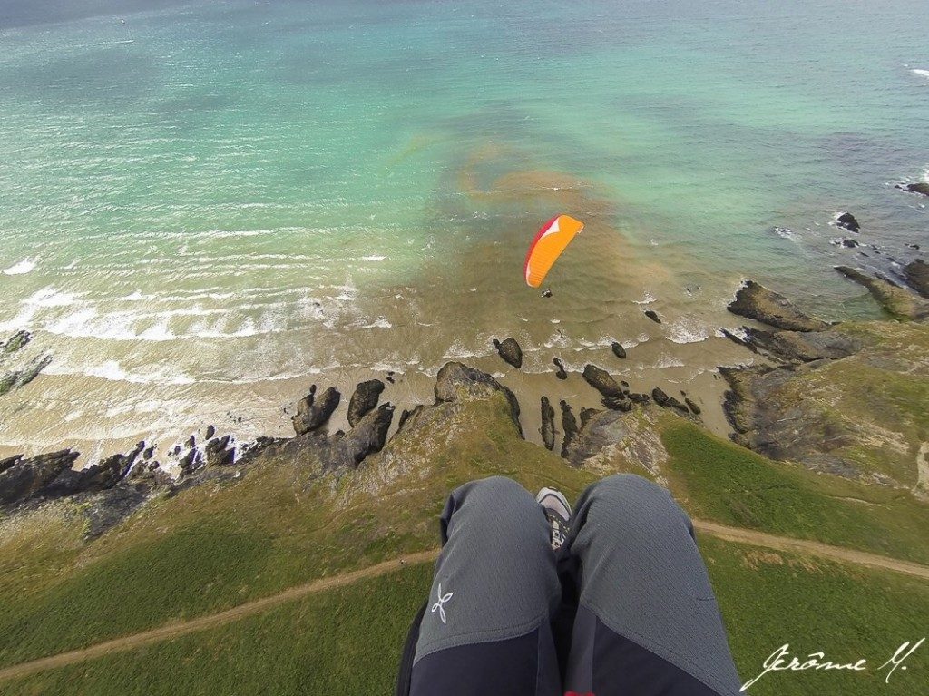 Vol sur le site parapente Tréfeuntec (29)