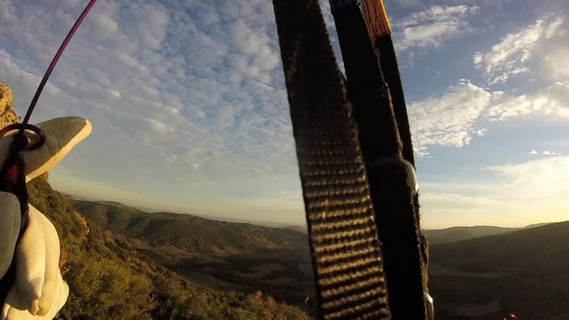 Vol du soir sur le site parapente Pic de Vissou (34)