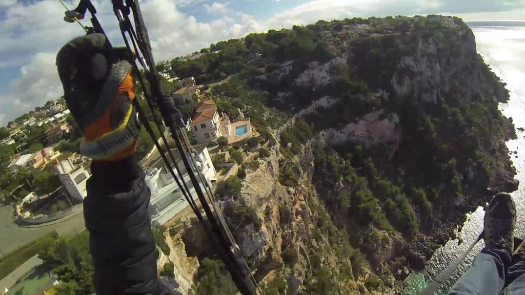Vol le long des falaises de Sa Torre Cabo Blanco (Mallorca)