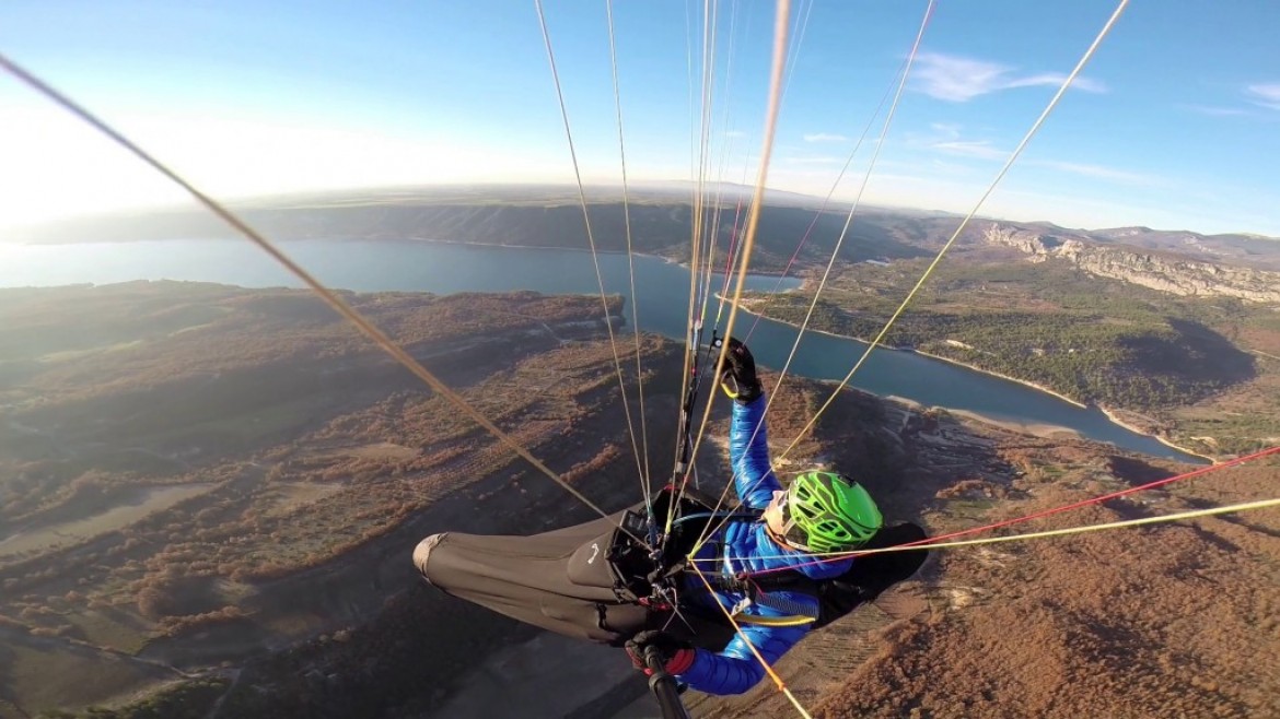 Vol parapente au dessus du lac de Sainte Croix