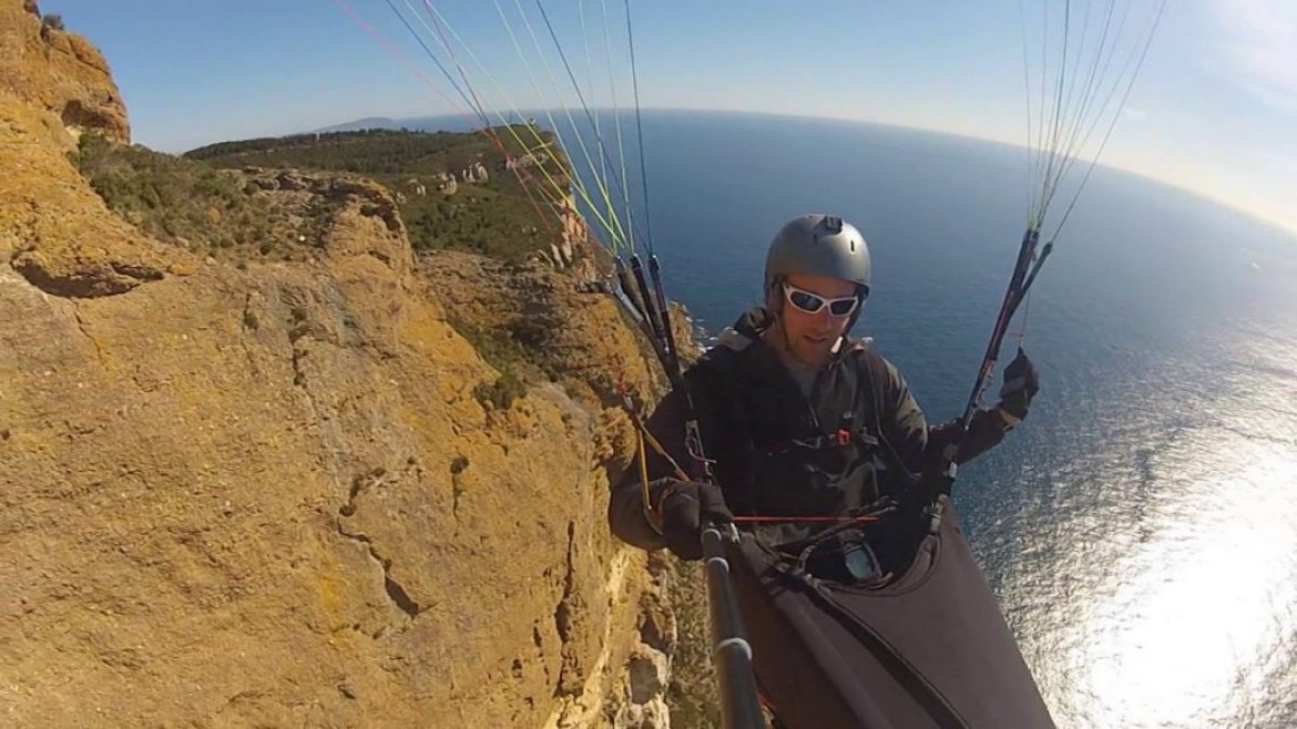 Vol parapente depuis la falaise du Cap Canaille (Cassis)