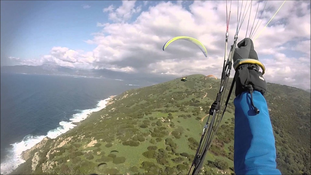 Vol parapente en bord de mer à Tour de Capigliolo (Corse)