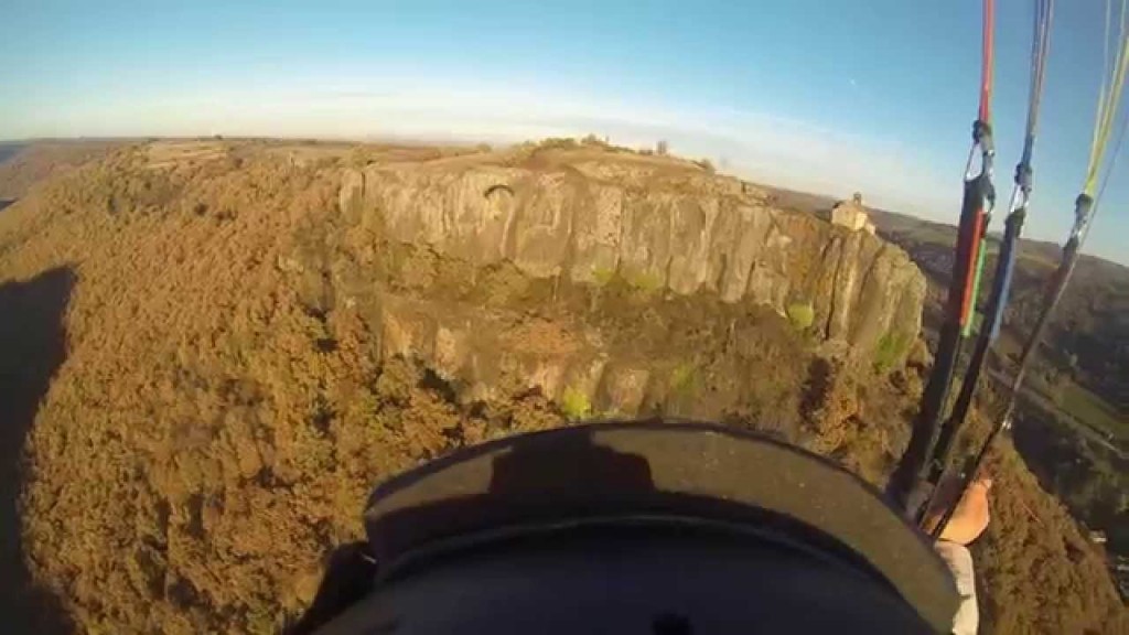 Vol site parapente à Massiac dans le Cantal (15)