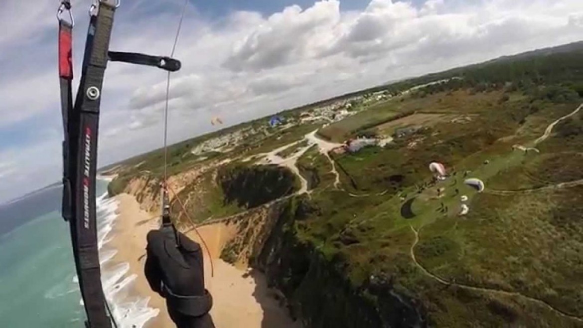 Vol sur le site parapente Bicas (Portugal)