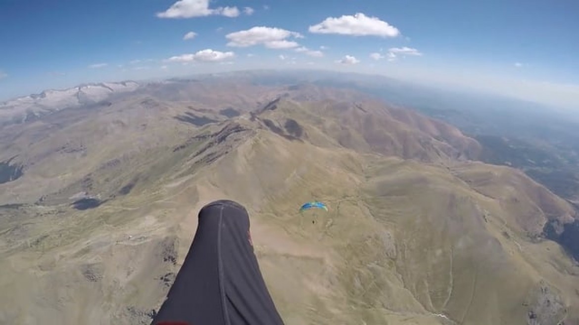 Vol sur le site parapente Castejon de Sos (Espagne)