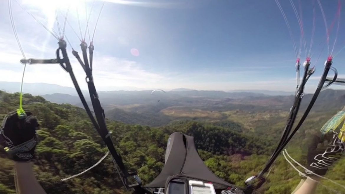 Vol sur le site parapente El Peñon – Valle de Bravo (Mexique)