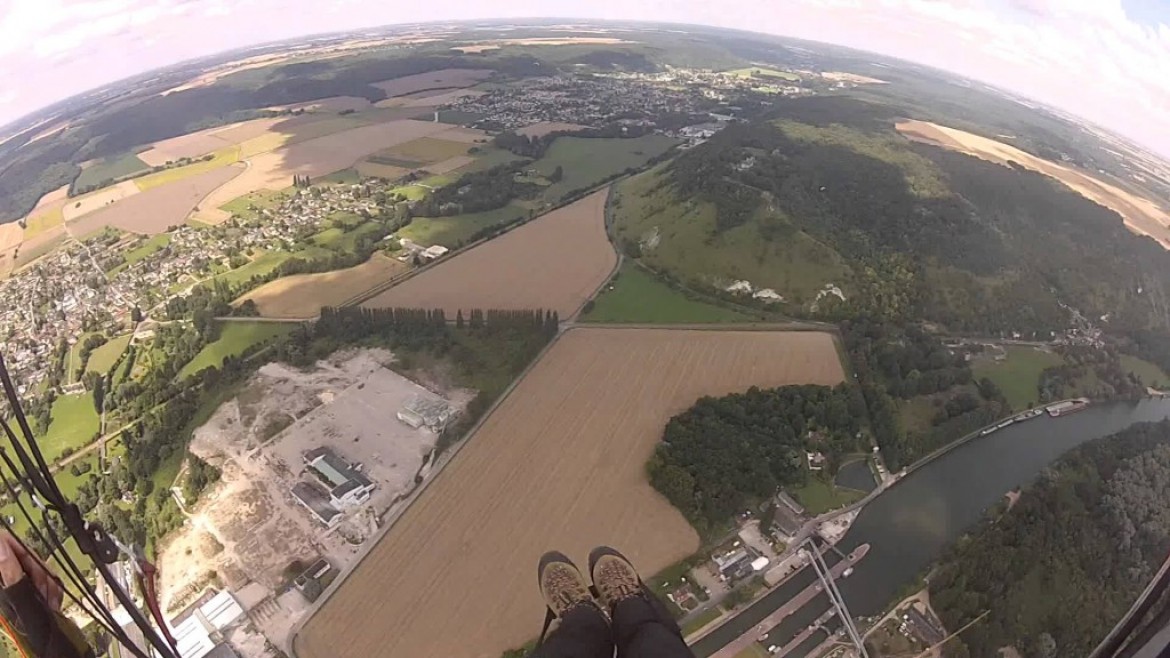 Vol sur le site parapente la Côte des 2 amants