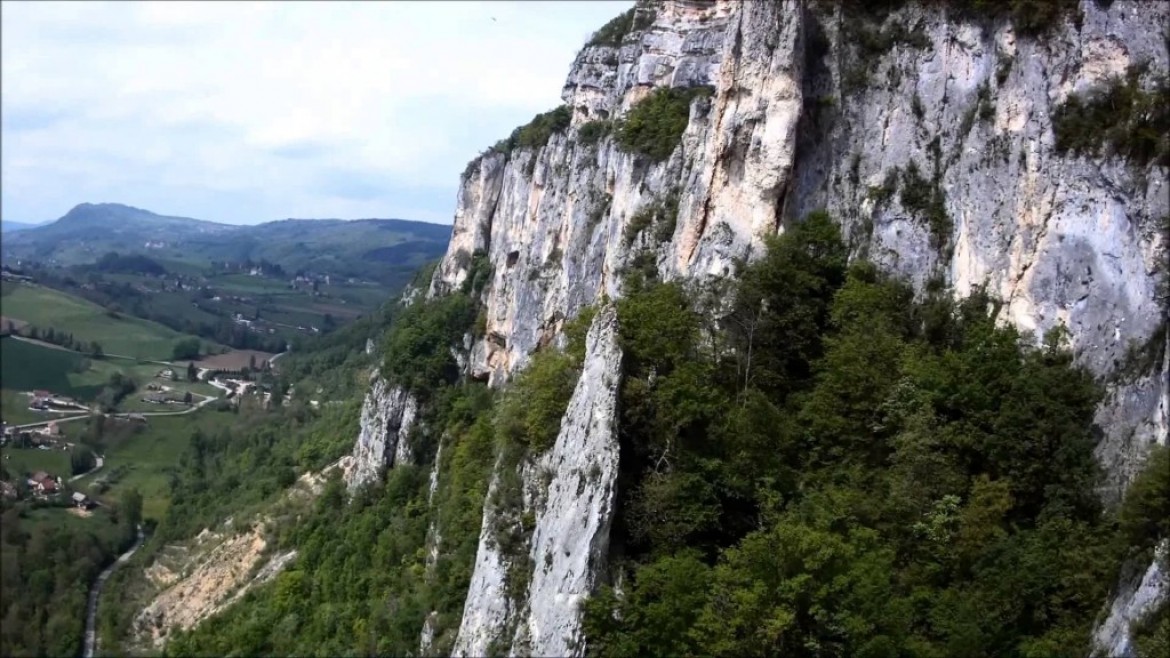 Vol sur le site parapente Le Banchet (73)