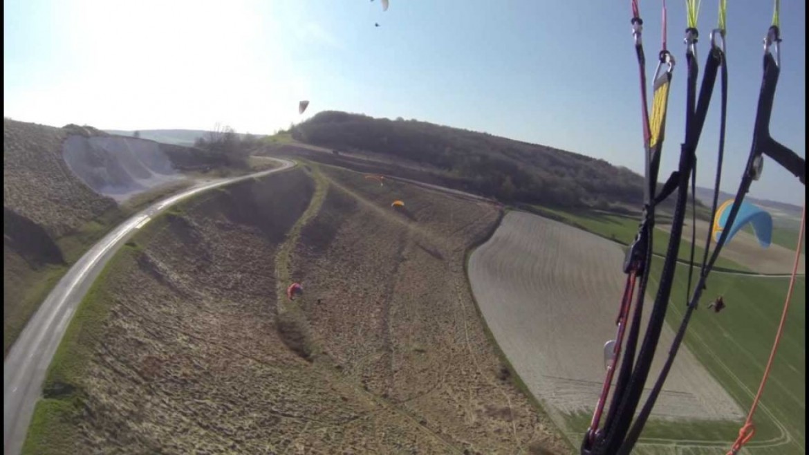 Vol sur le site parapente Osmoy Saint Valéry (76)