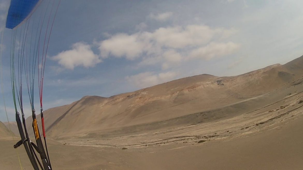 Vol sur le site parapente Pisaga (Chili)