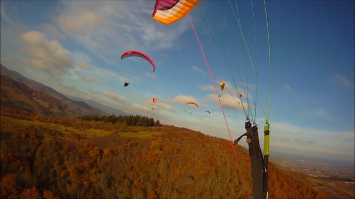 Vol sur le site parapente Ferme Saint Marie (69)