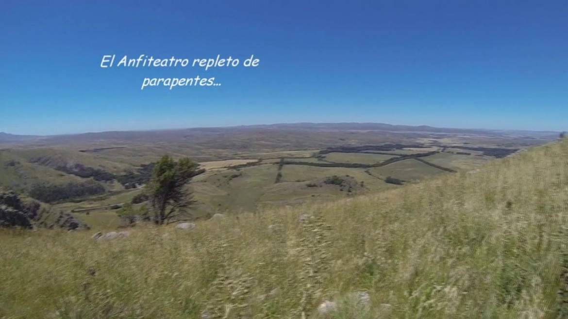 Vol sur le site parapente Sierra de la Ventana (Argentine)