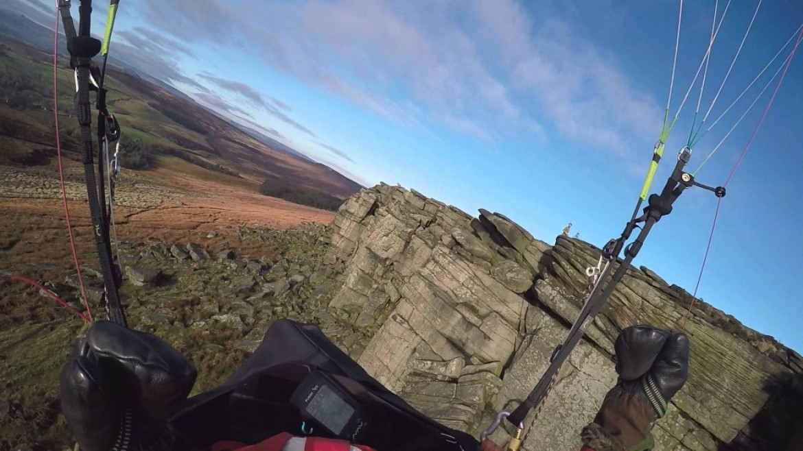 Vol sur le site parapente Stanage (Royaume Uni)