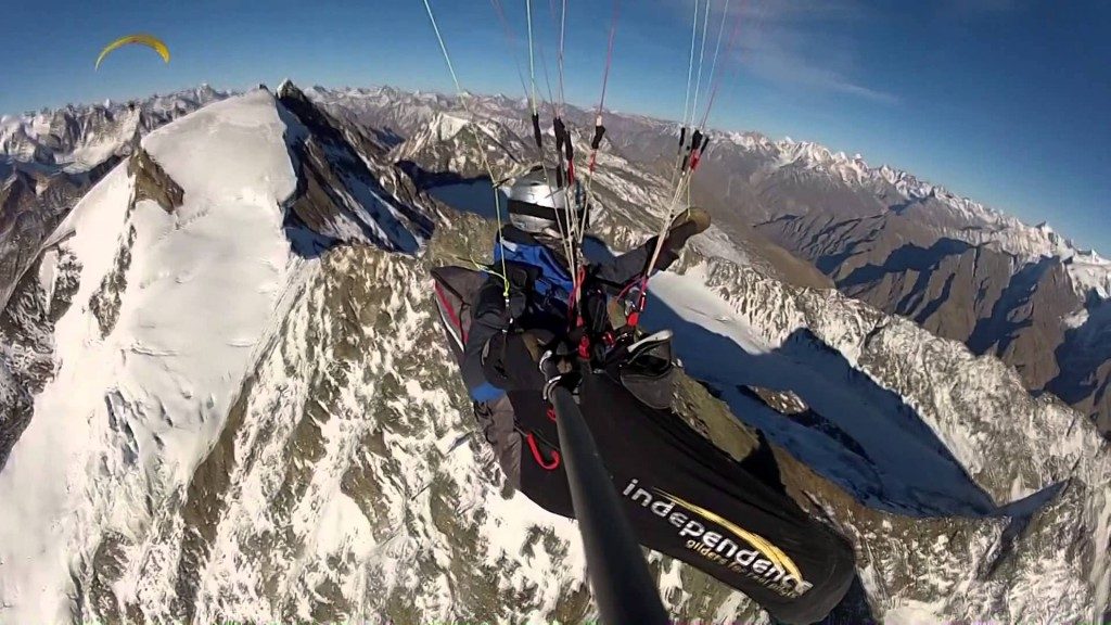 Voler en parapente à près de 7000 m en Himalaya