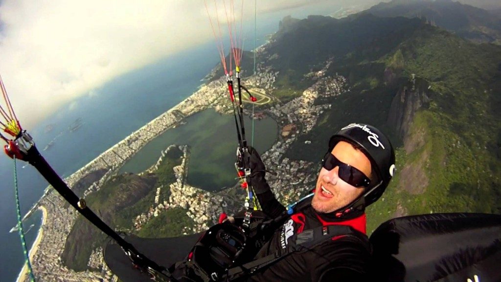 Voler en parapente au dessus de Rio de Janeiro (Brésil)