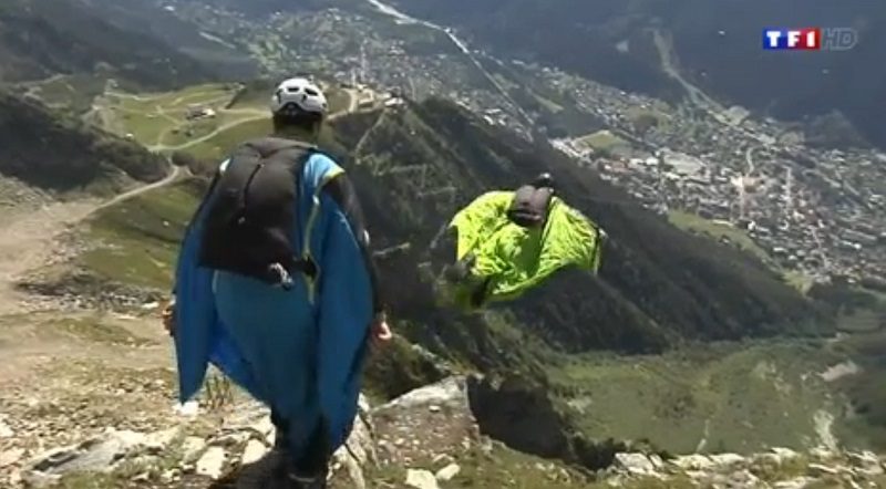 Le wingsuit et le risque de collision avec les parapentes à Chamonix