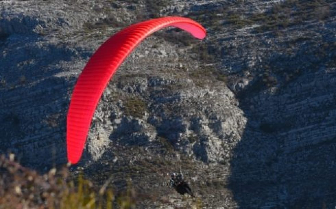 Essai de la voile OZONE Zeolite par Antoine Girard (dédiée pour la Red Bull X-Alps)